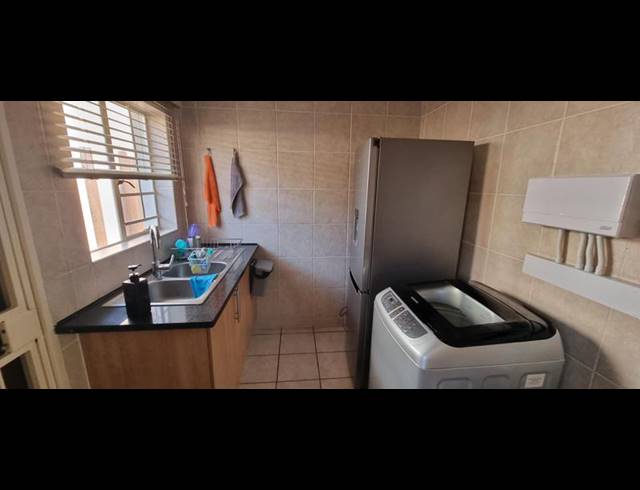 3 BEDROOM TOWNHOUSE FOR SALE IN THATCHFIELD
